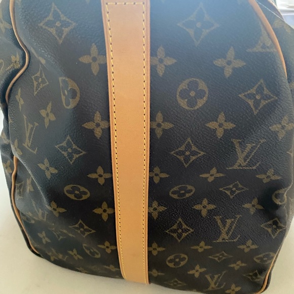 AUTHENTIC LOUIS VUITTON MONOGRAM KEEPALL BANDOLIER 60 WITH STRAP AND DUST BAG - Picture 10 of 15